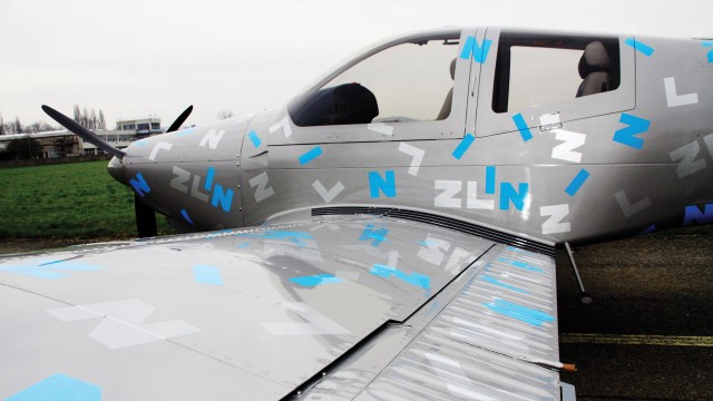 FOTOGRAFIE ZLIN Z 143 LSi GENIUS