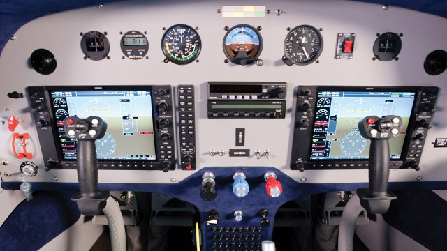 FOTOGRAFIE ZLIN Z 143 LSi GENIUS