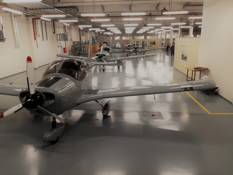 Delivery of 5 new aircrafts Z 242 GURU Delivery of 5 new aircrafts Z 242 GURU