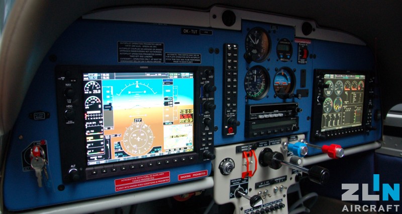 Zlin Z 143 LSi con la nueva aviónica Garmin G950 y el piloto automático